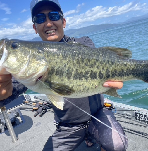 楽しそうにイベント行事を行っている写真