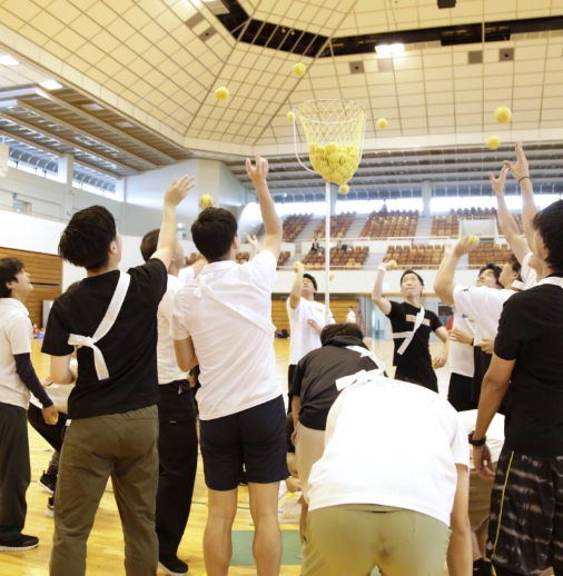 楽しそうに楽しそうにイベント行事イベント行事を行っている写真